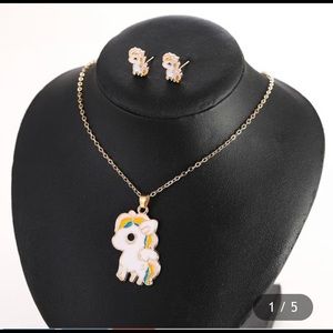Pony Girl’s Short Necklace Earrings Set
